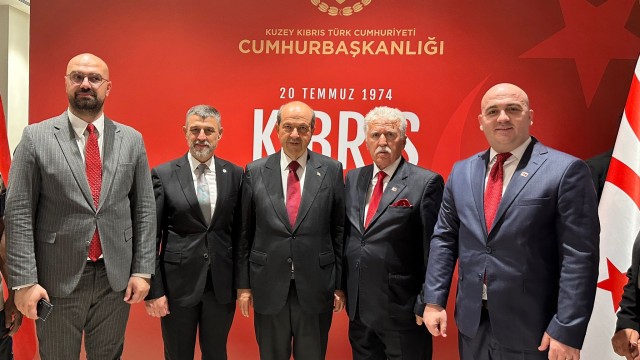 Lefkoşe ziyaretimiz esnasinda KKTC'nin 51.nci yıldönümü münasebetiyle düzenlenen ve katılım sağladığımız resmi  tören öncesi ve sonrası çok sayıda görüşme gerçekleştirdik. Ankara milletvekili ve Türk Dünyasından sorumlu Başkanı Sayın Kürşat Zorlu Beyefendiyle buluşmak bir başkaydı. Yakın ilgi ve samimiyetleri için teşekkürlerimizi dile getirdim.